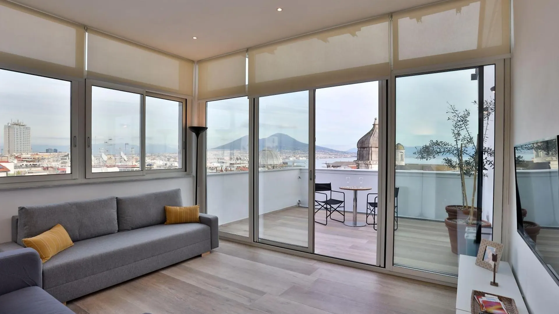Terrazzino Spagnolo Panoramic Apartment Naples